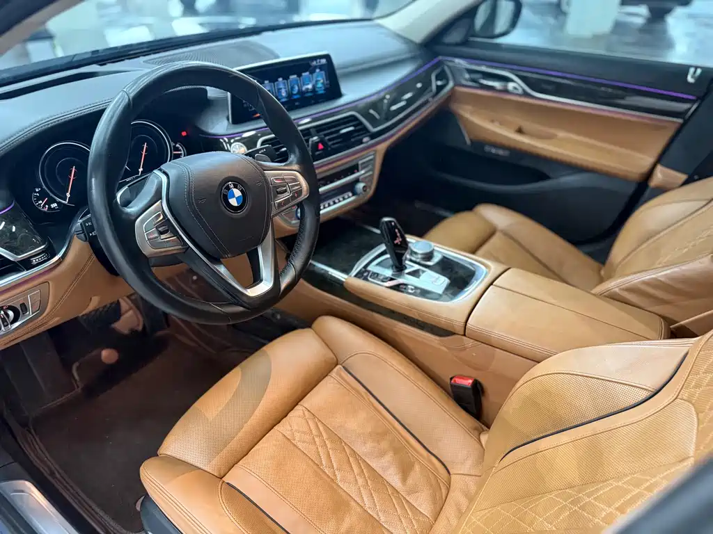 BMW 7 Series 2016 — фото 9