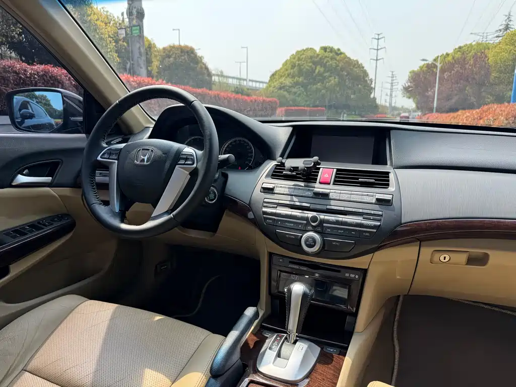 Honda Accord 2013 — фото 11