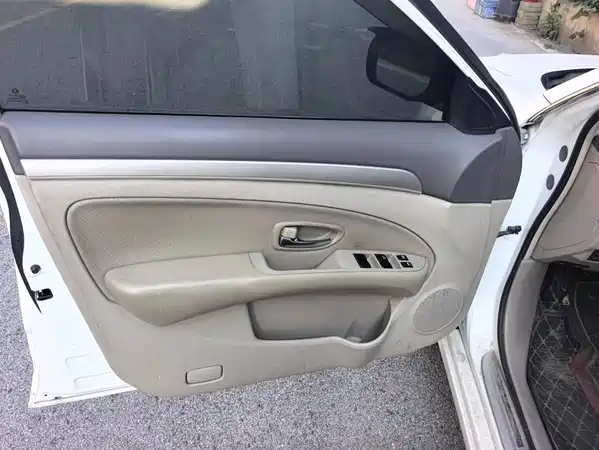 Dongfeng Fengshen A60 2014