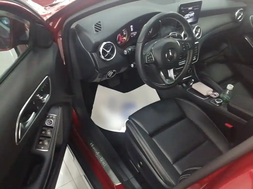 Mercedes-Benz GLA 2018 — фото 16