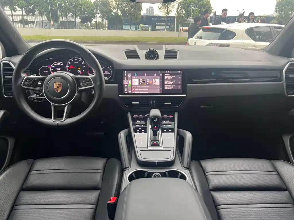 Porsche Cayenne 2021 — фото 11