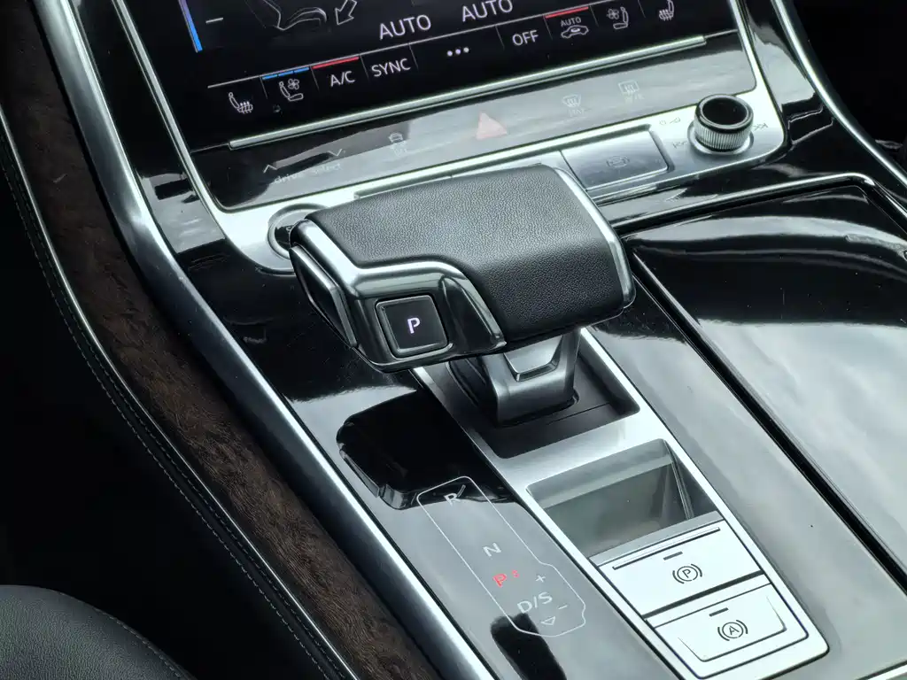 Audi Q7 2024 — фото 15