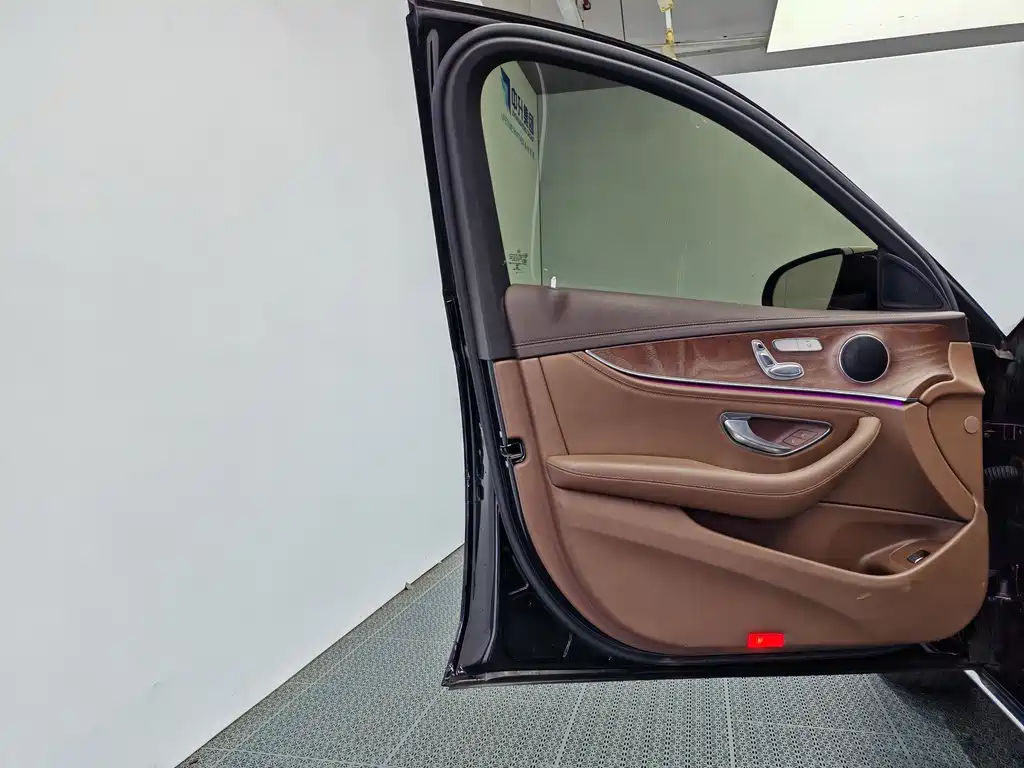 Mercedes-Benz E-Class 2020 — фото 12