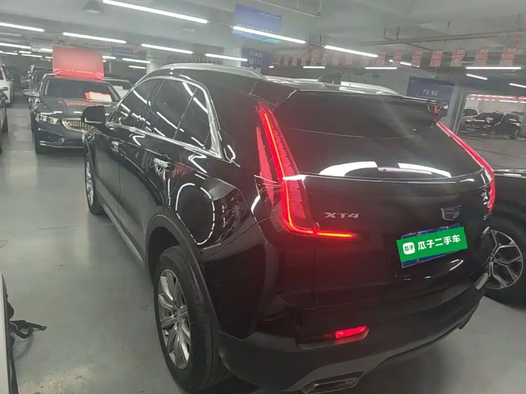 Cadillac XT4 2023 — фото 5