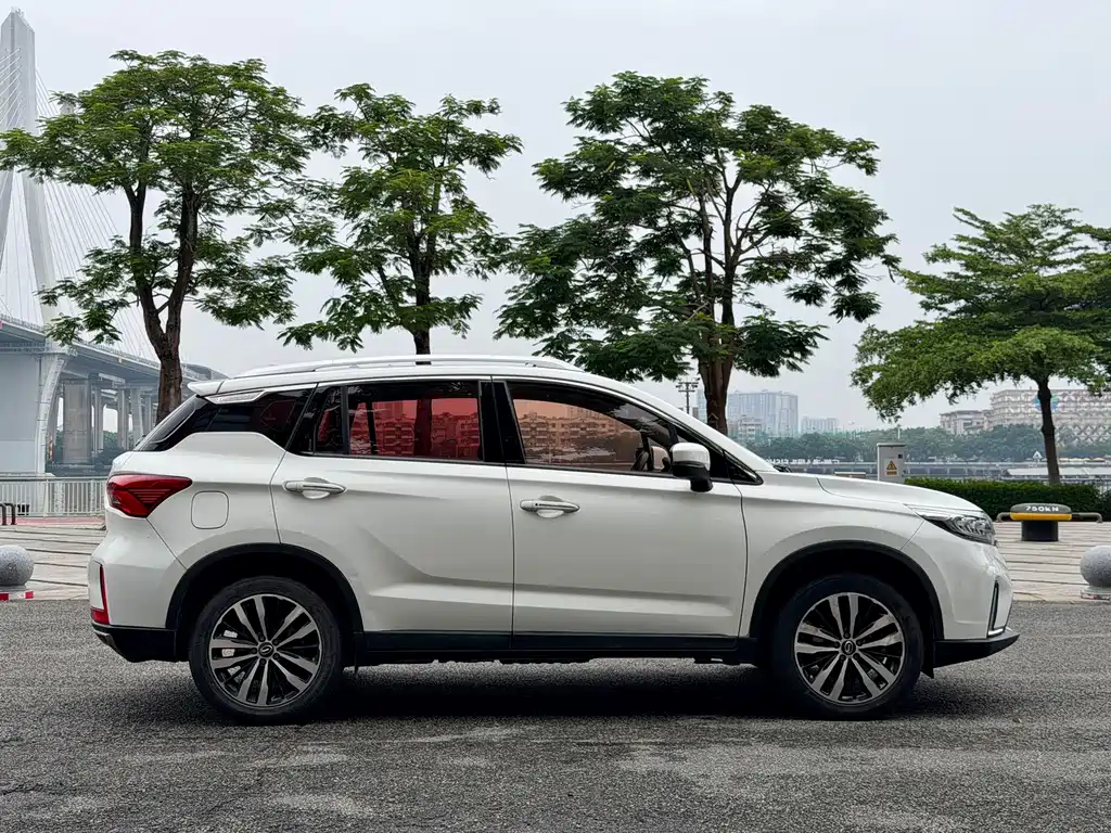 GAC Trumpchi GS4 New Energy 2019 — фото 6