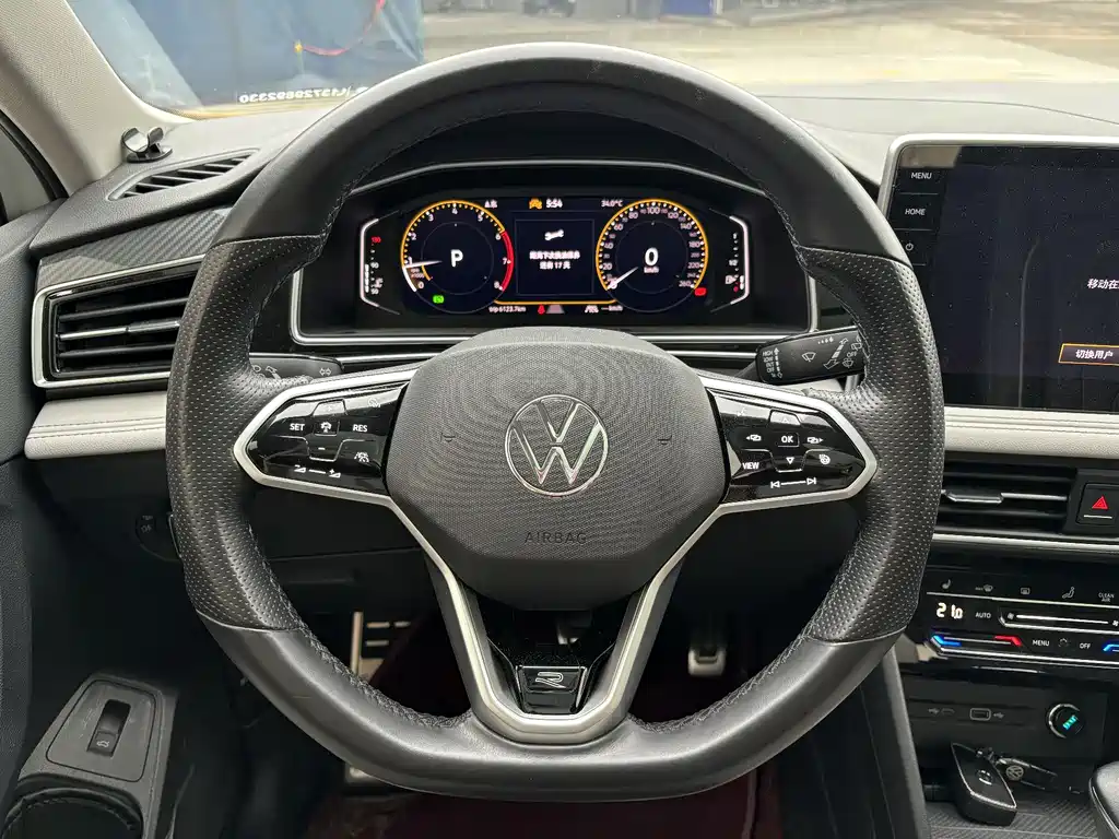 Volkswagen Tiguan L 2023 — фото 10