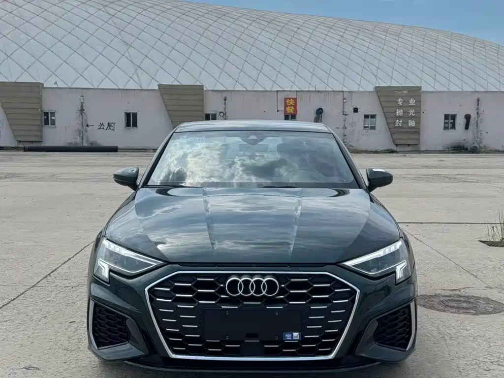 Audi A3 2023 — фото 1