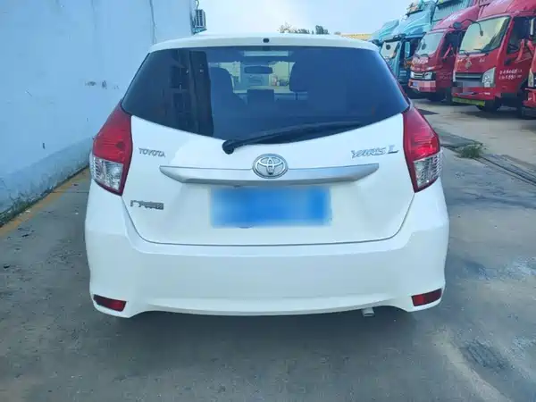 Toyota Yaris L 2015