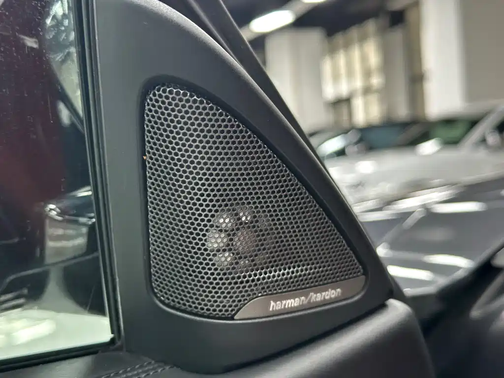 BMW M4 2018 — фото 15