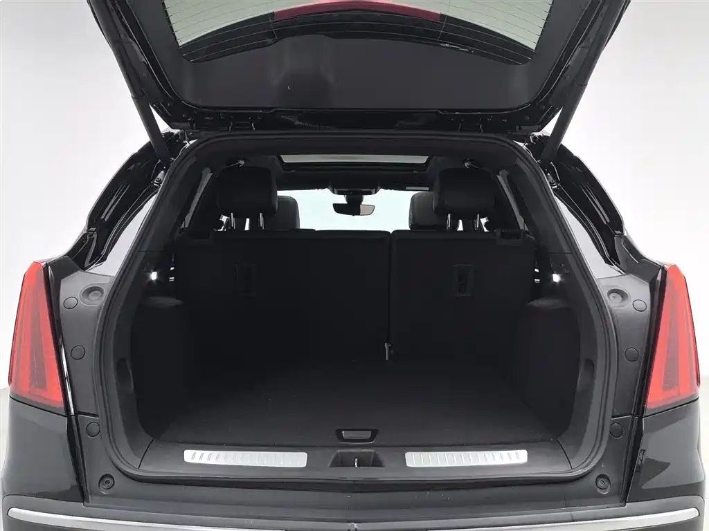Cadillac XT5 2020 — фото 16