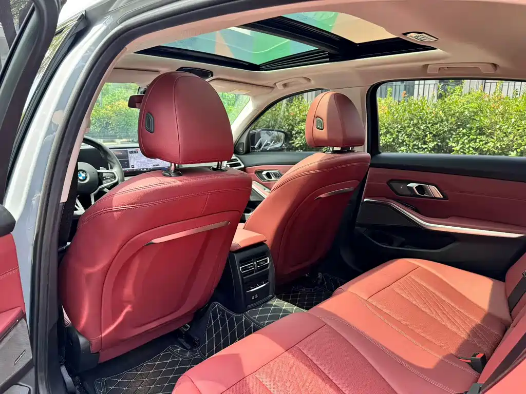 BMW 3 Series 2025 — фото 16