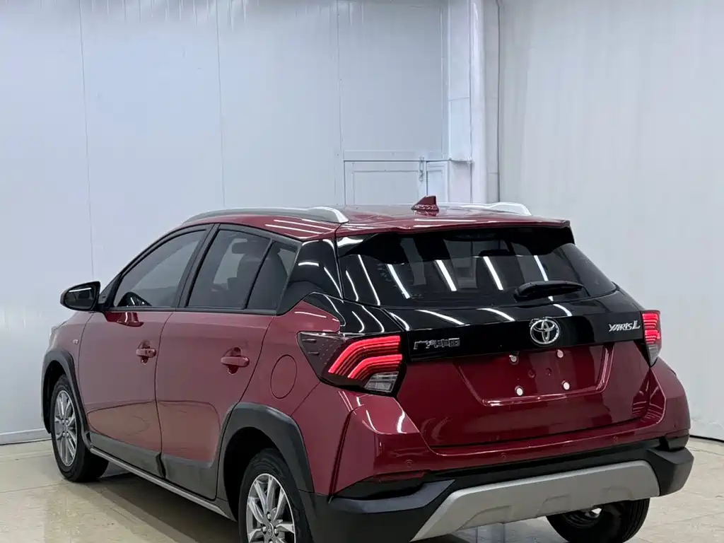 Toyota Yaris L 2022