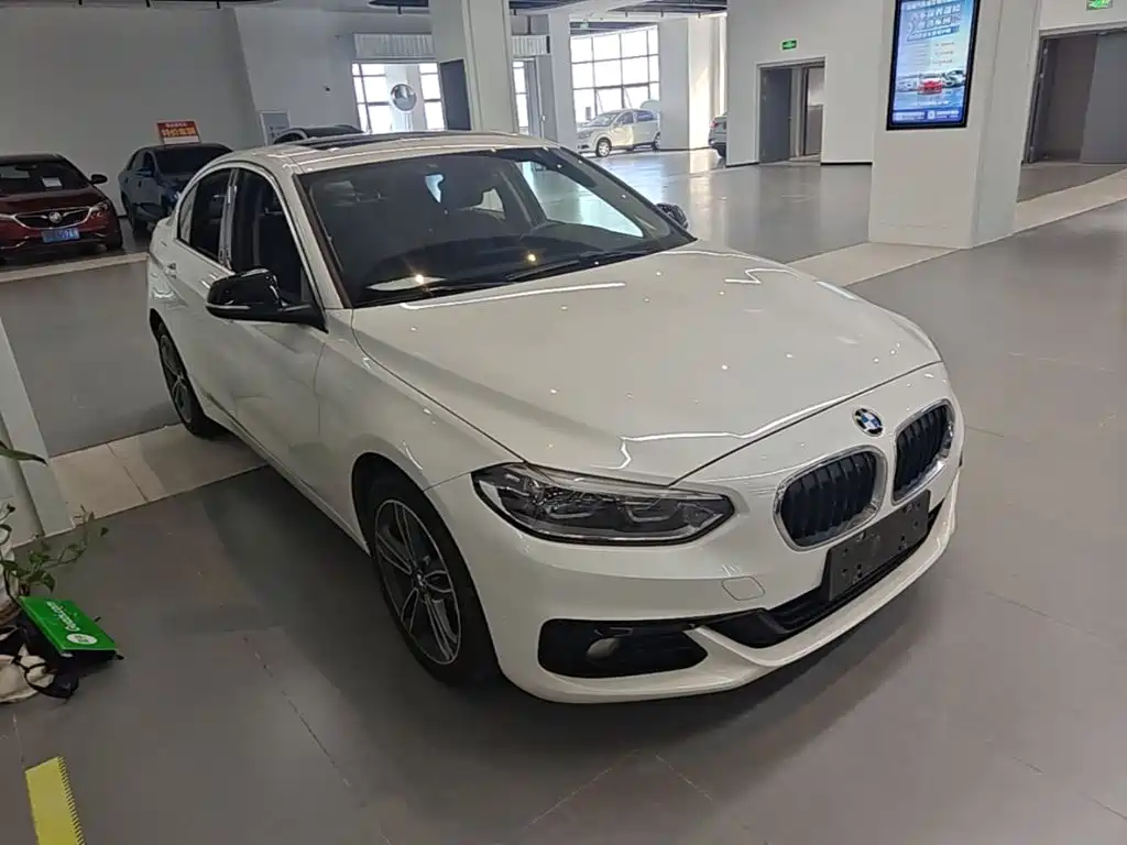 BMW 1 Series 2018 — фото 4