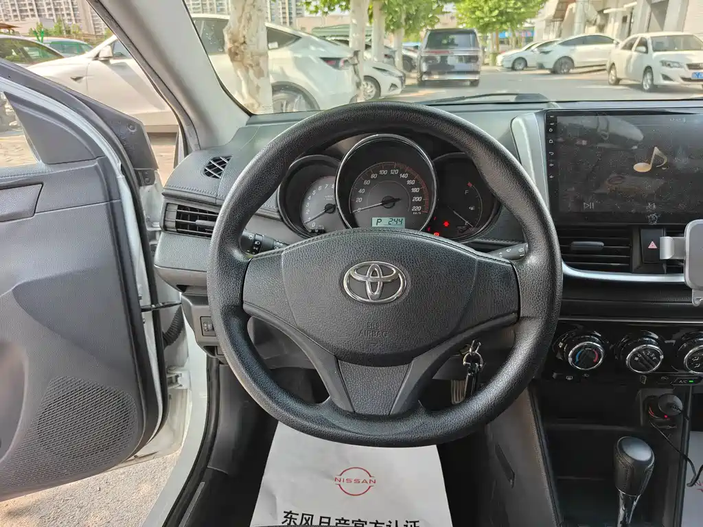 Toyota Yaris L 2020 — фото 8