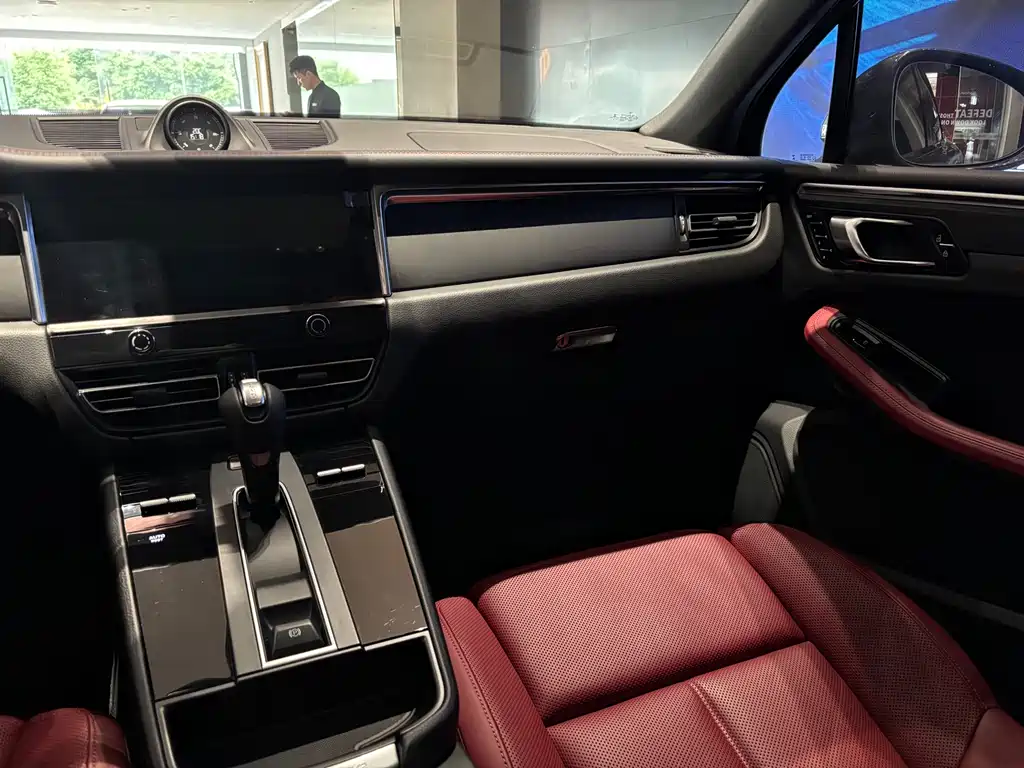 Porsche Macan 2022 — фото 12