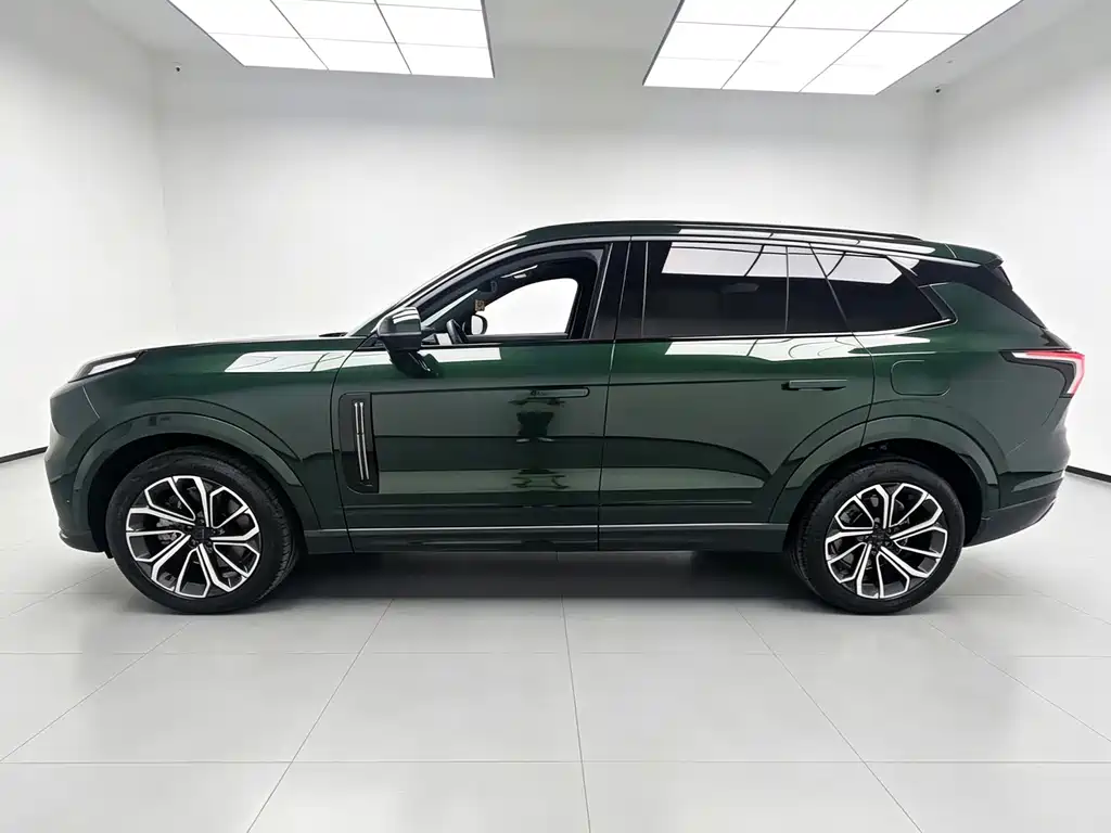 Lynk & Co 09 EM-P 2025 — фото 2