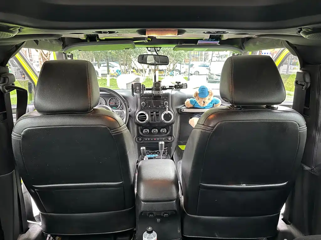 Jeep Wrangler 2013 — фото 11