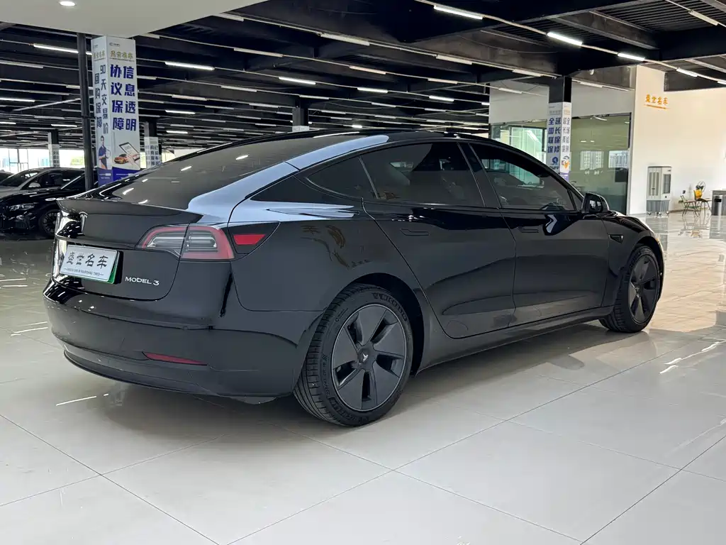 Tesla Model 3 2022 — фото 10