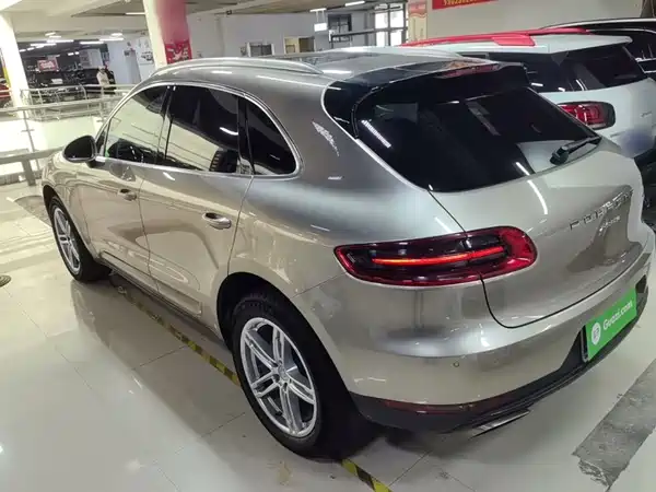 Porsche Macan 2016