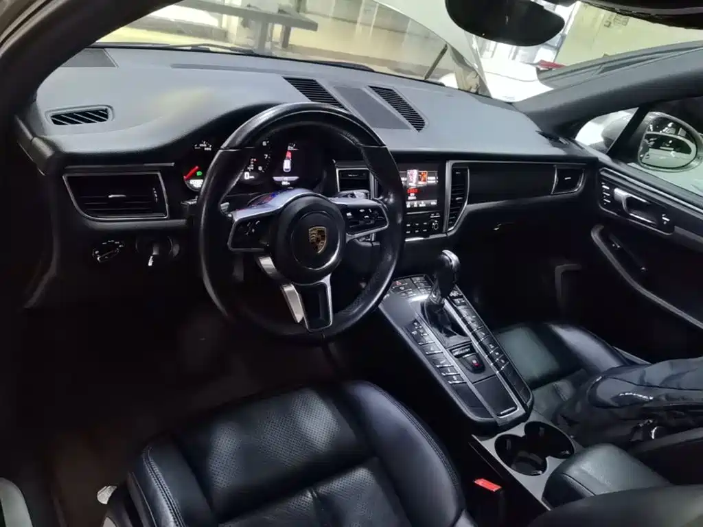 Porsche Macan 2016 — фото 10