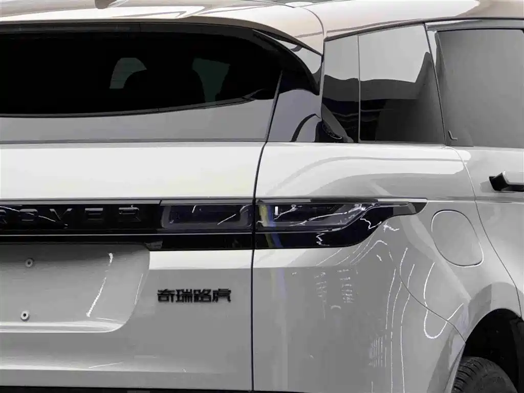 Land Rover Evoque 2024 — фото 18