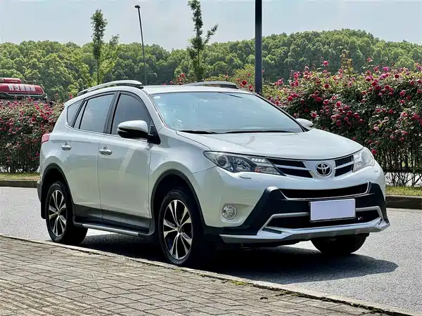Toyota RAV4 2015