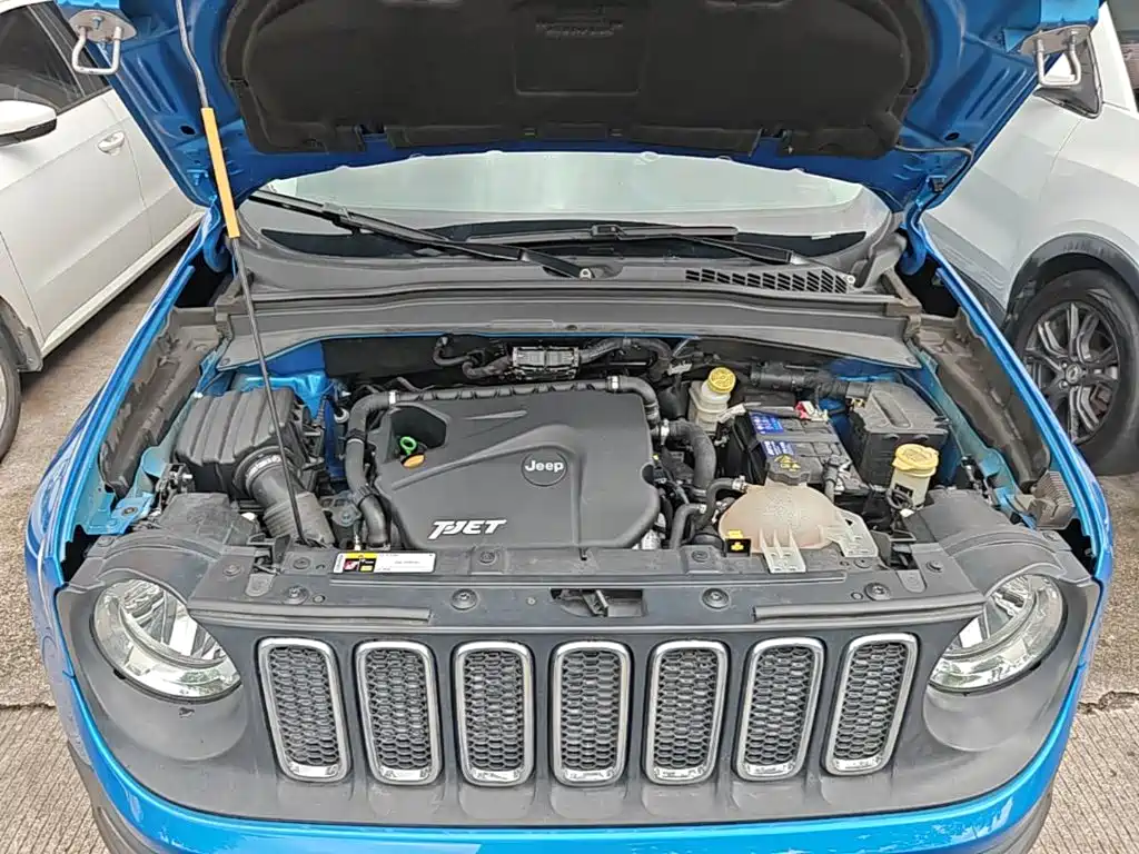 Jeep Renegade 2017 — фото 20