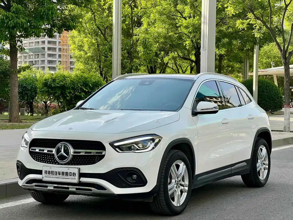 Mercedes-Benz GLA 2023 — фото 1