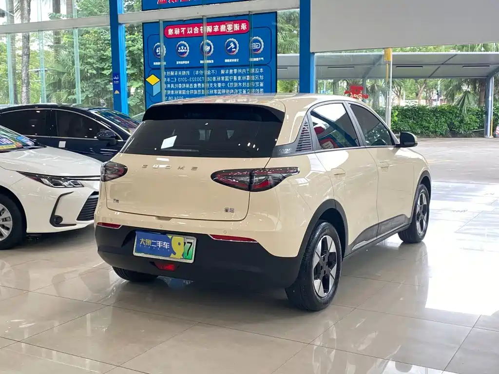 Geely Galaxy Starwish 2025 — фото 12