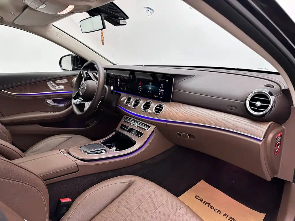 Mercedes-Benz E-Class 2023 — фото 11