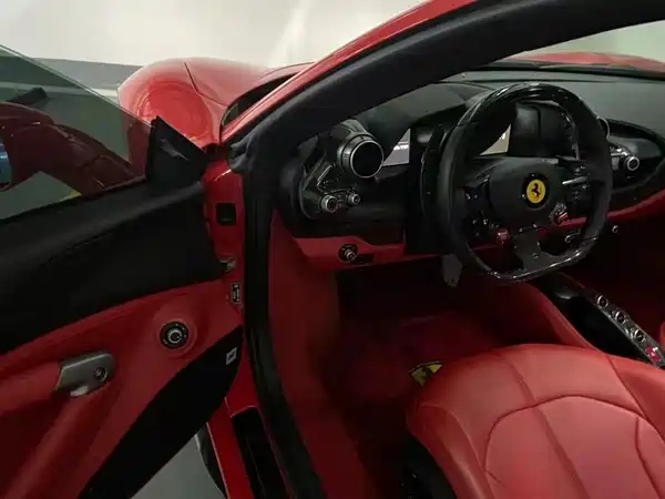 Ferrari F8 2021