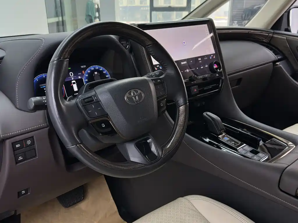 Toyota Alphard 2024 — фото 13
