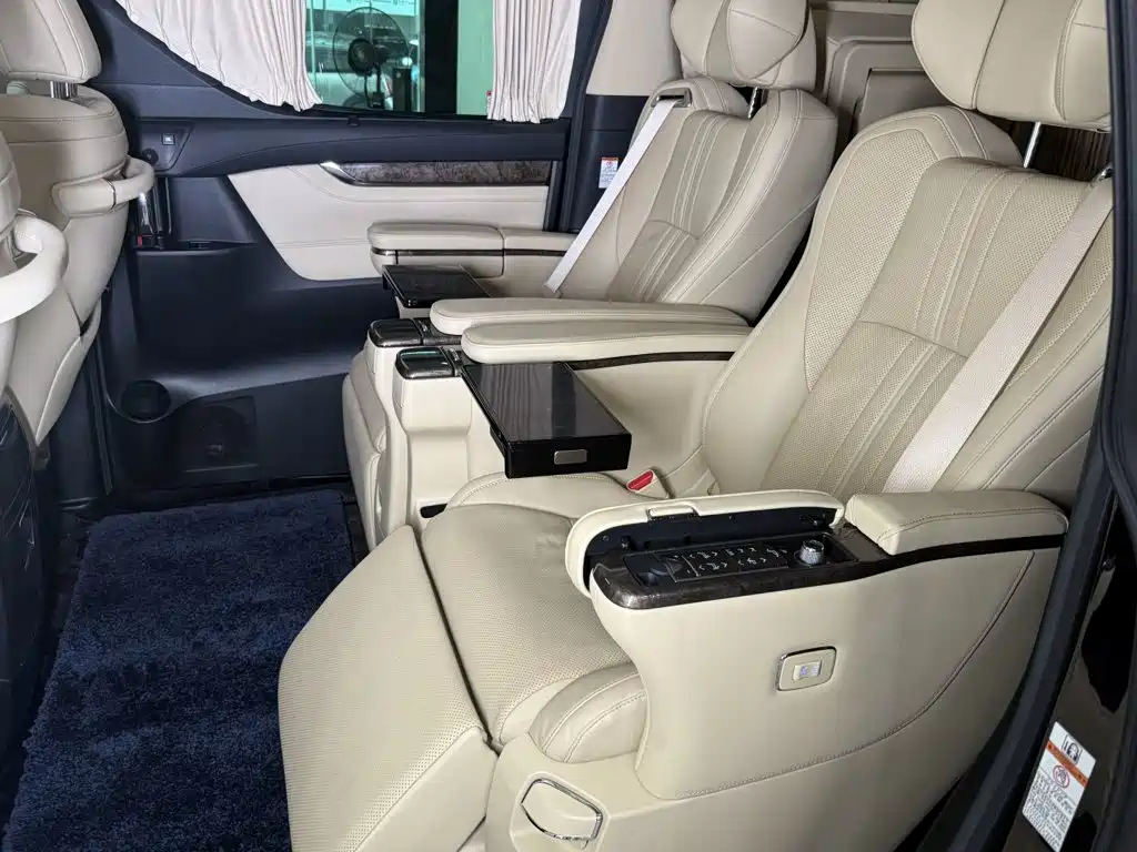 Toyota Vellfire 2021 — фото 19