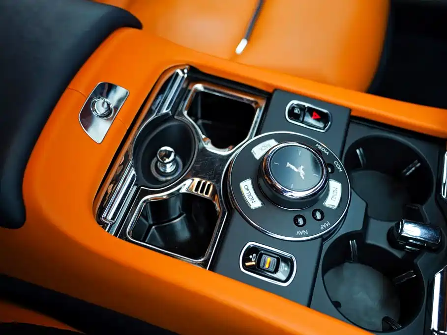Rolls-Royce Phantom 2020 — фото 12