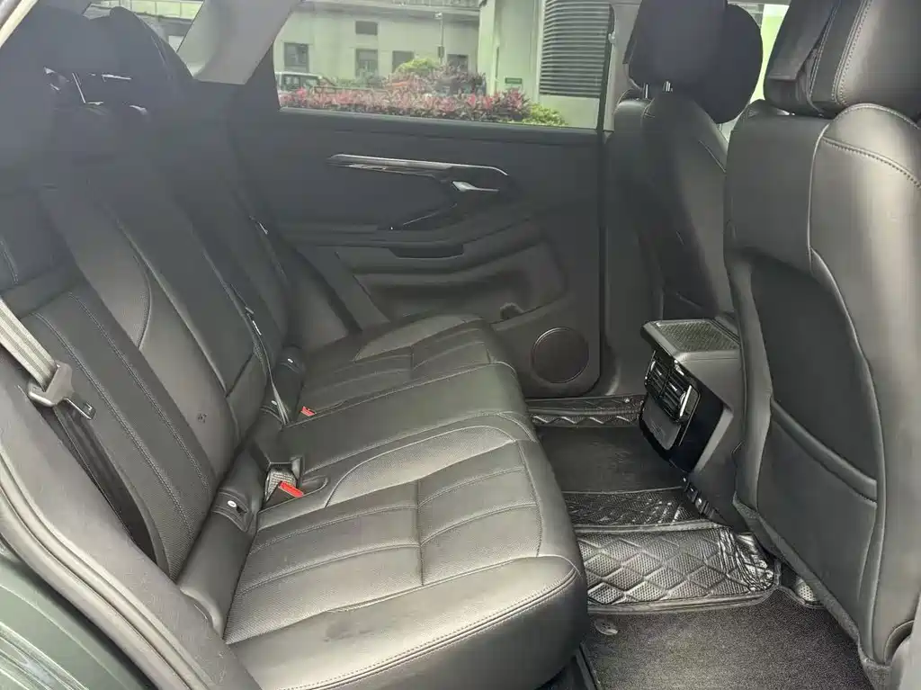 Land Rover Evoque 2023 — фото 13
