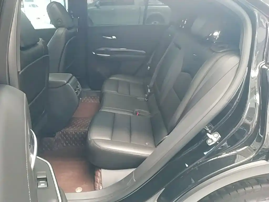 Cadillac XT4 2022 — фото 17
