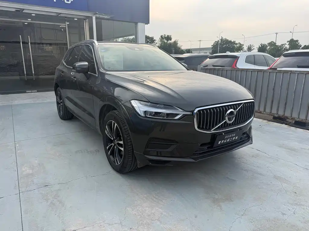 Volvo XC60 2019 — фото 2