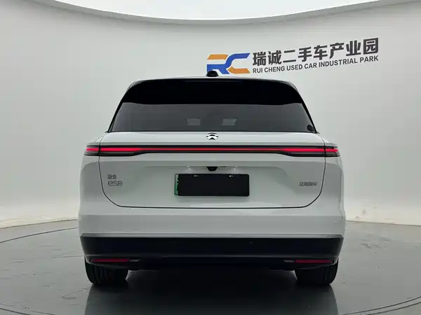 NIO ES8 2023
