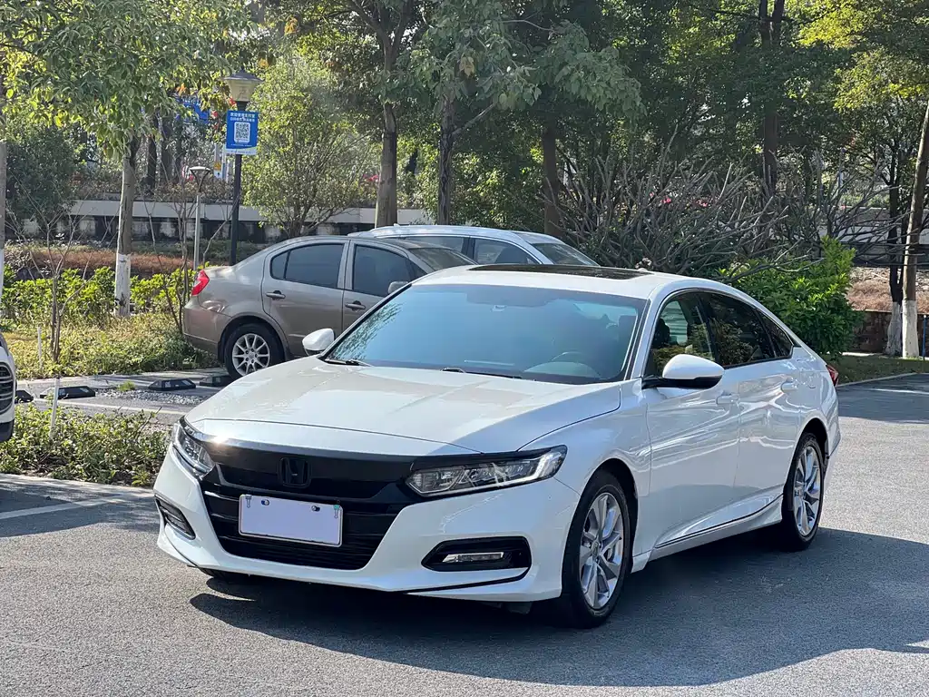 Honda Accord 2020 — фото 1