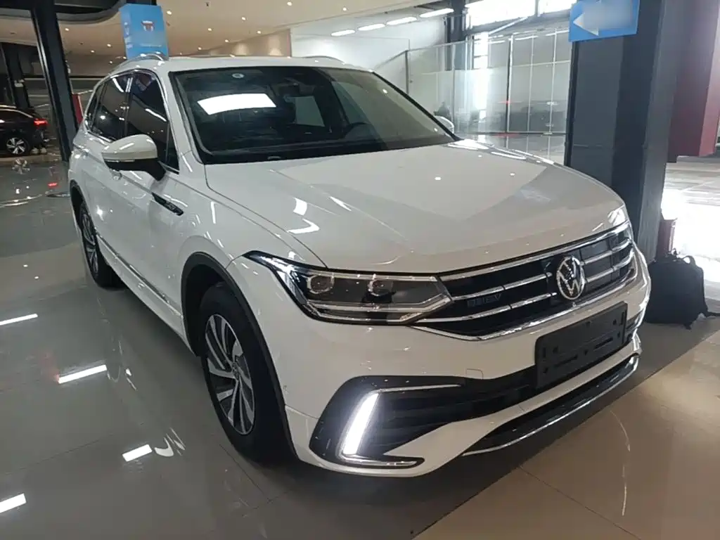 Volkswagen Tiguan L Plug-In Hybrid 2023 — фото 22