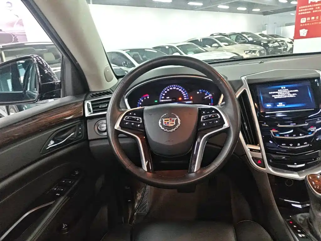 Cadillac SRX 2016 — фото 11