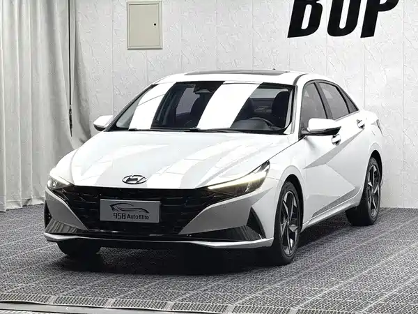 Hyundai Elantra 2022
