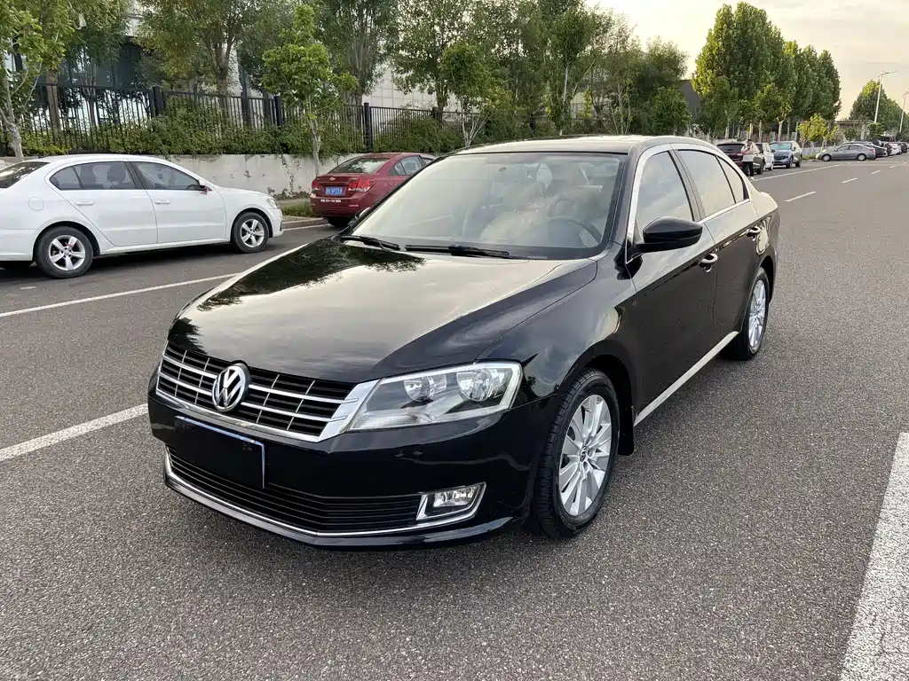 Volkswagen Lavida 2012