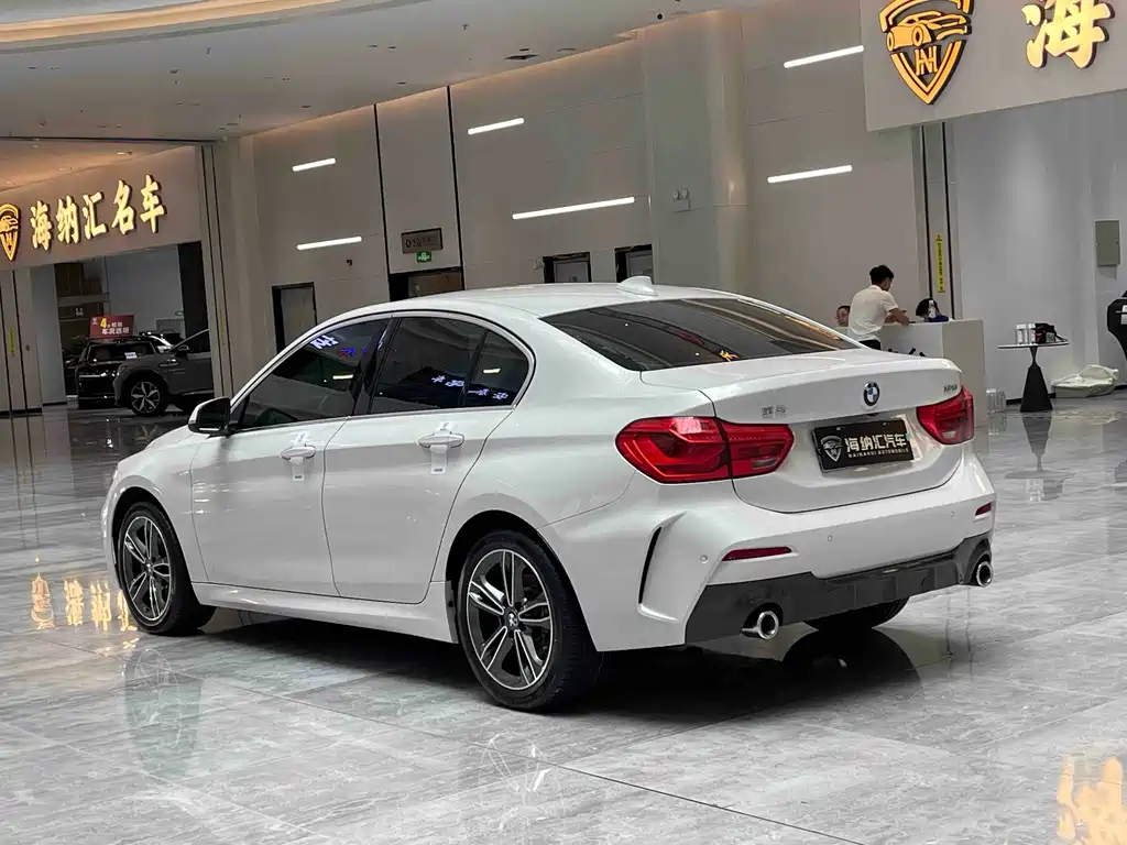 BMW 1 Series 2021
