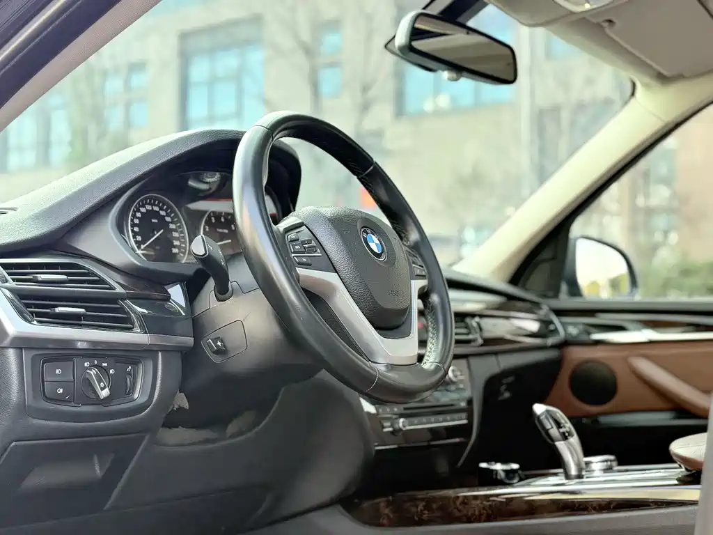 BMW X5 2015 — фото 9