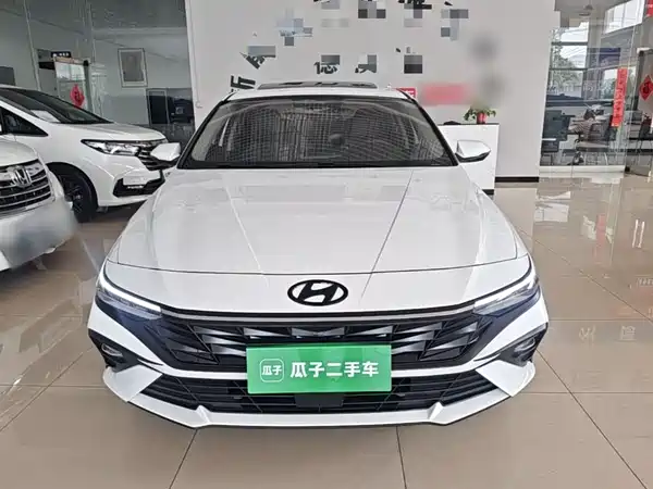 Hyundai Elantra 2023