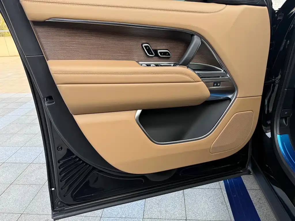 Land Rover Range Rover 2025 — фото 12