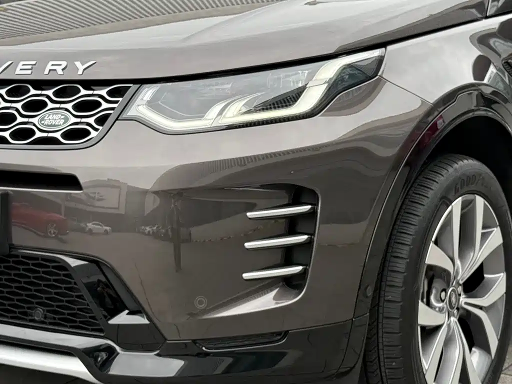 Land Rover Discovery Sport 2023 — фото 8