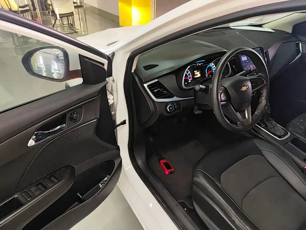Chevrolet Cavalier 2017 — фото 16