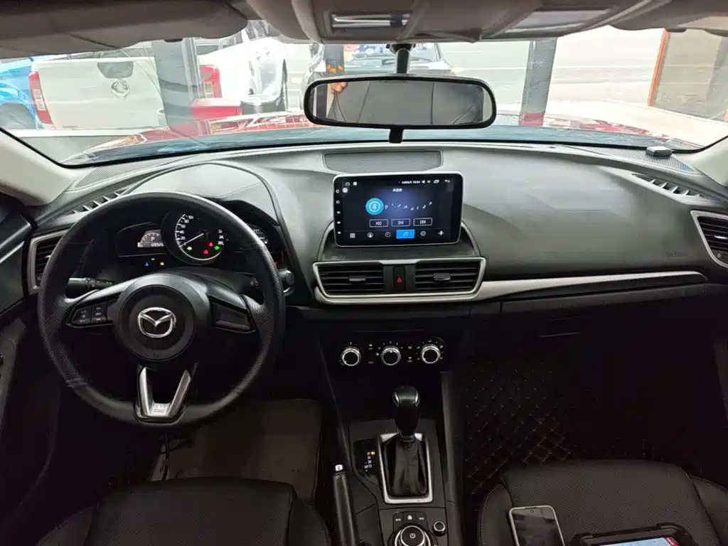 Mazda 3 Axela 2017 — фото 10